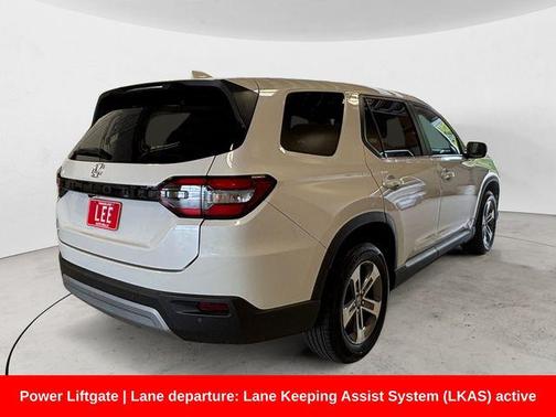White 2023 Honda Pilot AWD EX-L 8 Passenger