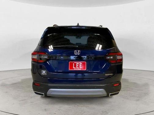 2025 Honda Pilot Touring 8-Passenger