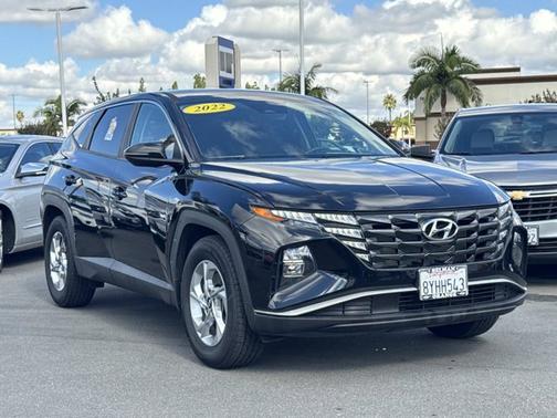 2022 Hyundai TUCSON SE