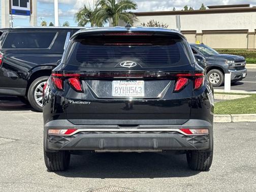 2022 Hyundai TUCSON SE