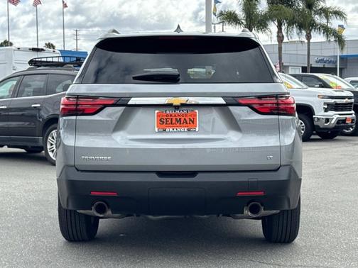 Sterling Gray Metallic 2023 Chevrolet Traverse LT Cloth
