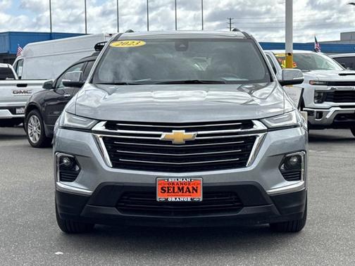 Sterling Gray Metallic 2023 Chevrolet Traverse LT Cloth
