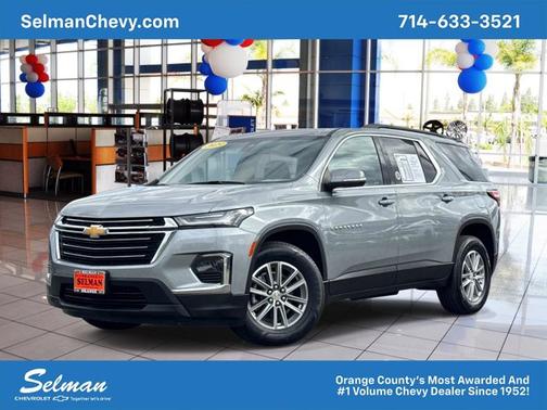 Sterling Gray Metallic 2023 Chevrolet Traverse LT Cloth