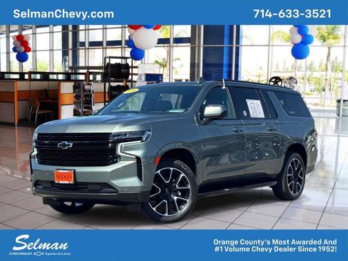 Silver Sage Metallic 2024 Chevrolet Suburban RST