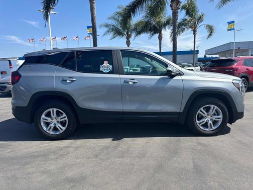 2024 GMC Terrain SLE