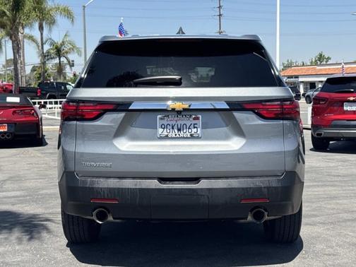 Sterling Gray Metallic 2023 Chevrolet Traverse LS