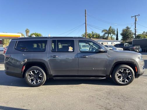 2023 Jeep Wagoneer L Series III