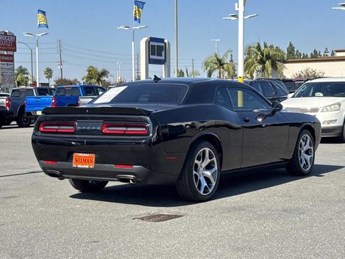 2015 Dodge Challenger SXT Plus