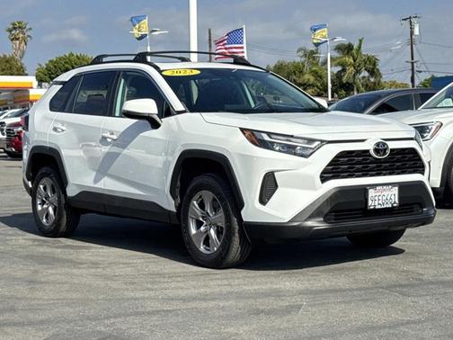 Ice Cap 2023 Toyota RAV4 XLE