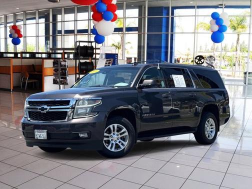 Tungsten Metallic 2018 Chevrolet Suburban LT