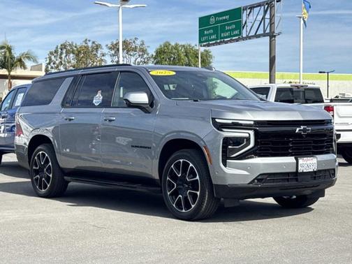 2025 Chevrolet Suburban RST