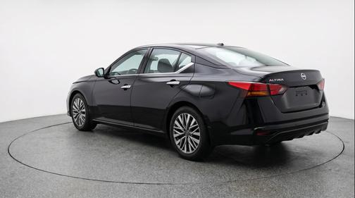 Super Black 2025 Nissan Altima SV FWD