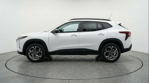 Summit White 2025 Chevrolet Trax LT