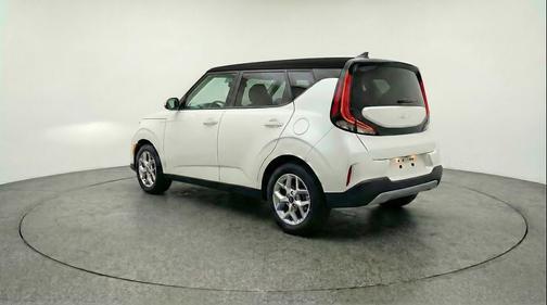 Snow White Pearl 2025 Kia Soul LX