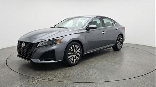 Gun Metallic 2025 Nissan Altima SV FWD