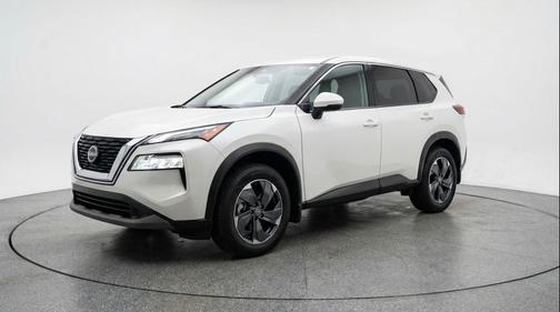 Everest White Pearl Tricoat 2025 Nissan Rogue SV