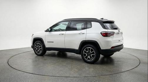 Bright White Clearcoat 2025 Jeep Compass Trailhawk