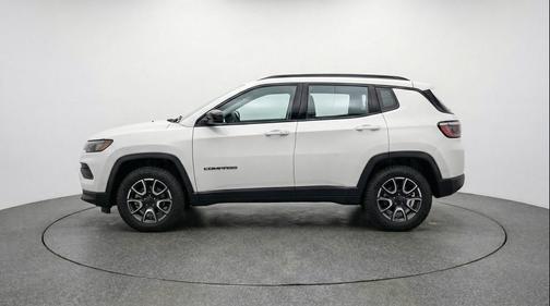 Bright White Clearcoat 2025 Jeep Compass Trailhawk