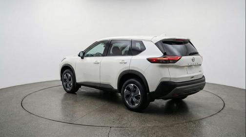 Everest White Pearl Tricoat 2025 Nissan Rogue SV