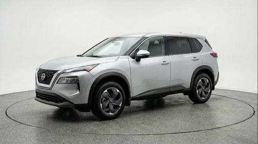Brilliant Silver Metallic 2025 Nissan Rogue SV