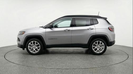 Silver Zynith Metallic Clearcoat 2025 Jeep Compass Limited