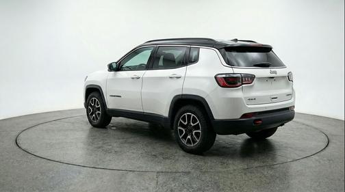 Bright White Clearcoat 2025 Jeep Compass Trailhawk