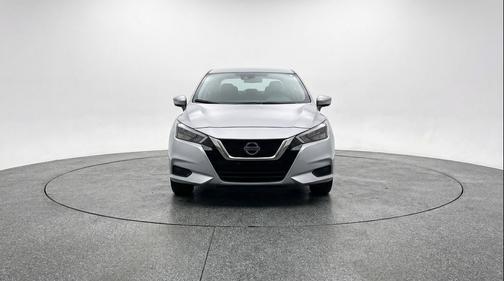 Brilliant Silver Metallic 2025 Nissan Versa 1.6 SV