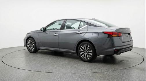Gun Metallic 2025 Nissan Altima SV FWD