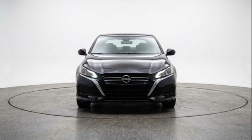 Super Black 2025 Nissan Altima SV FWD