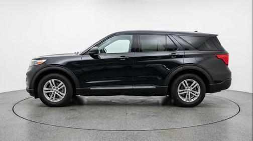 Agate Black Metallic 2024 Ford Explorer XLT