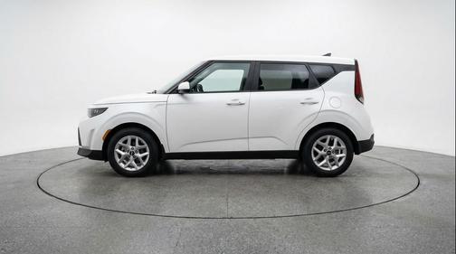 Snow White Pearl 2025 Kia Soul LX
