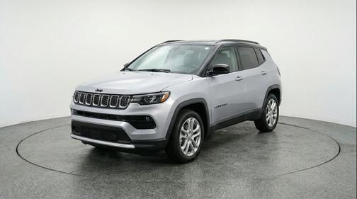 Silver Zynith Metallic Clearcoat 2025 Jeep Compass Limited