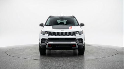 Bright White Clearcoat 2025 Jeep Compass Trailhawk
