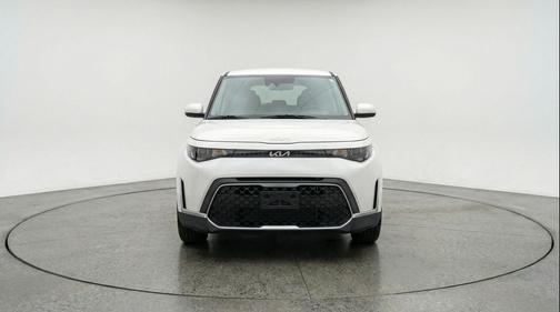 Snow White Pearl 2025 Kia Soul LX