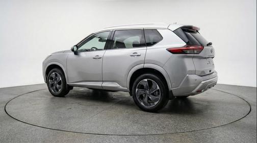 Brilliant Silver Metallic 2025 Nissan Rogue SV
