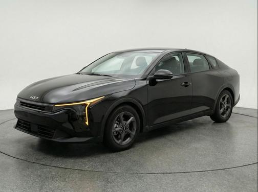 Aurora Black Pearl 2025 Kia K4 LXS
