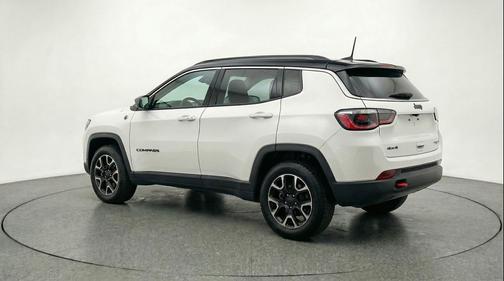Bright White Clearcoat 2025 Jeep Compass Trailhawk