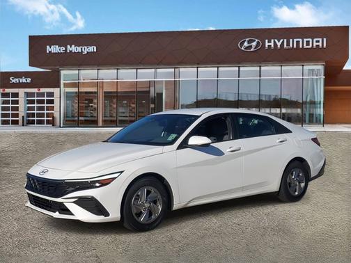 2024 Hyundai ELANTRA SE
