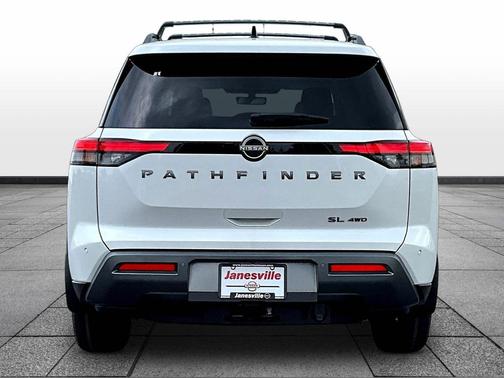 Everest White Pearl Tricoat 2026 Nissan Pathfinder SL
