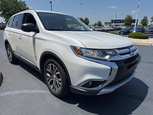 2016 Mitsubishi Outlander ES