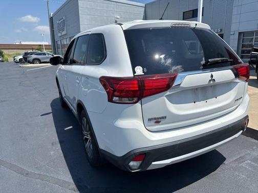 2016 Mitsubishi Outlander ES