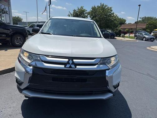 2016 Mitsubishi Outlander ES