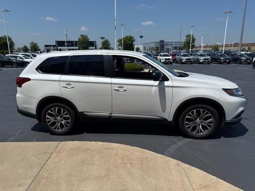 2016 Mitsubishi Outlander ES