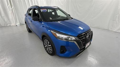 2022 Nissan Kicks SR