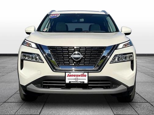 Pearl White Tricoat 2023 Nissan Rogue SV