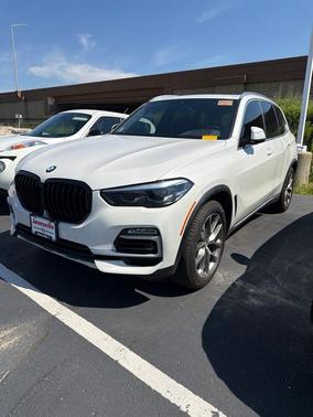 Mineral White Metallic 2021 BMW X5 xDrive40i