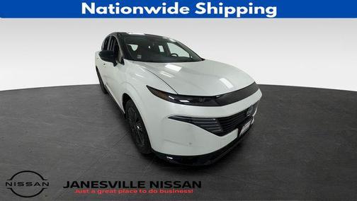 Everest White Pearl Tricoat/Super Black 2026 Nissan Murano Platinum