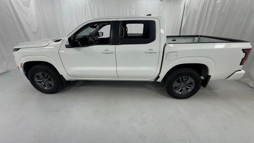 Glacier White 2025 Nissan Frontier SV