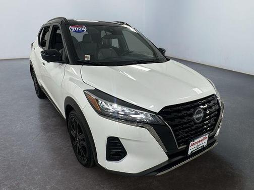 2024 Nissan Kicks SR