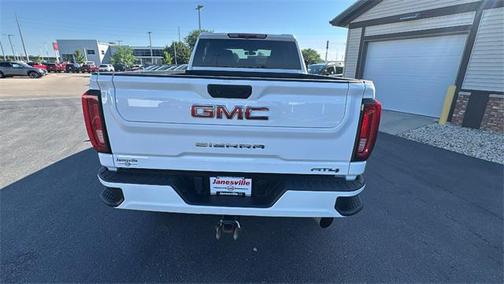 2022 GMC Sierra 2500 AT4